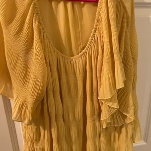 23/24W yellow ruffled shirt